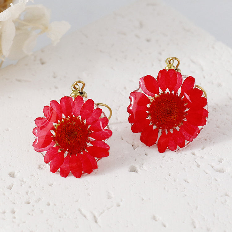Daisy resin earrings