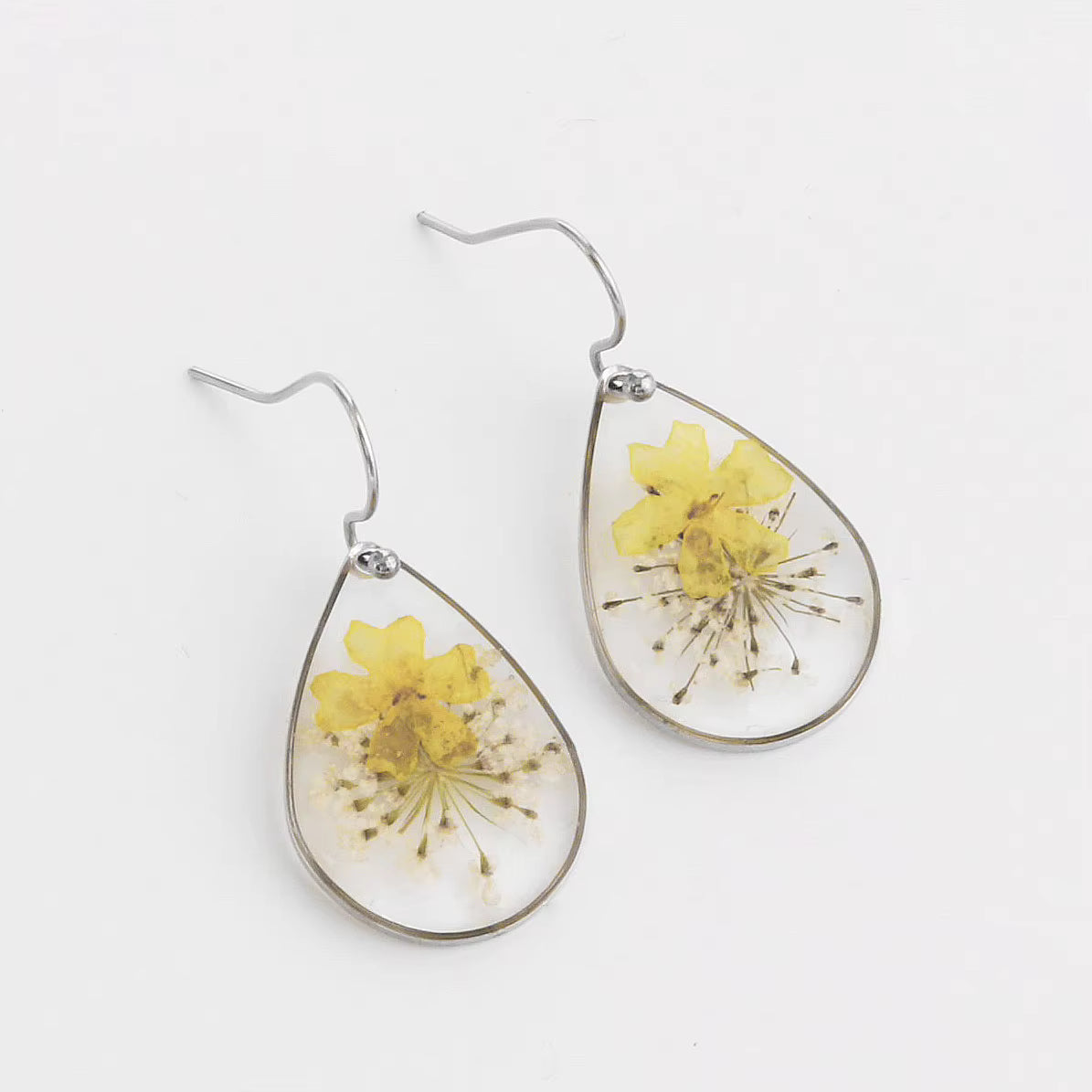 Pear shaped resin flower earrings