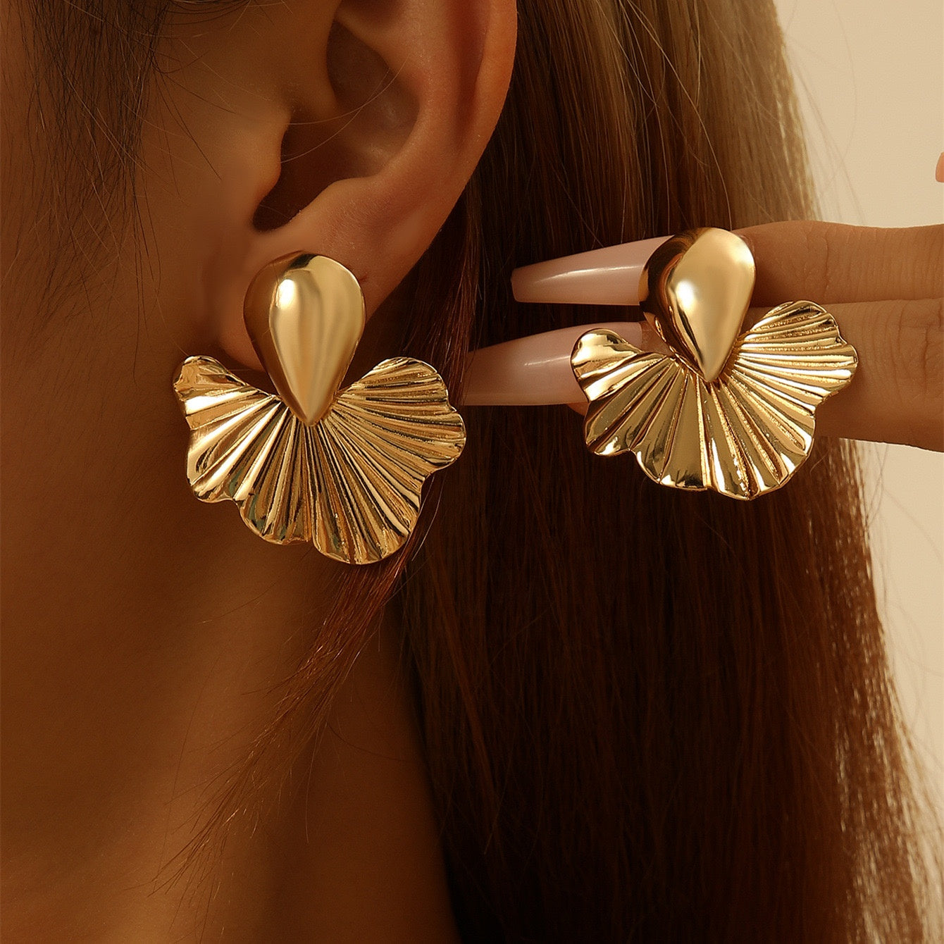 Gold flower earring