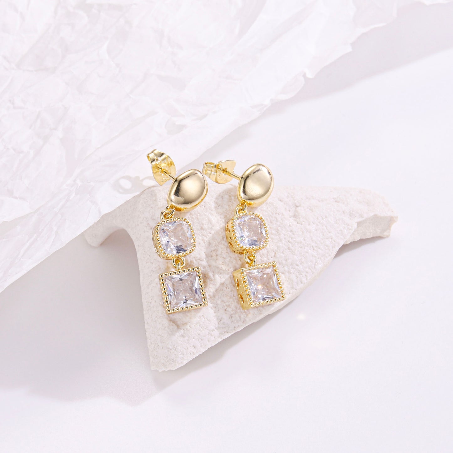 Drop diamond earrings