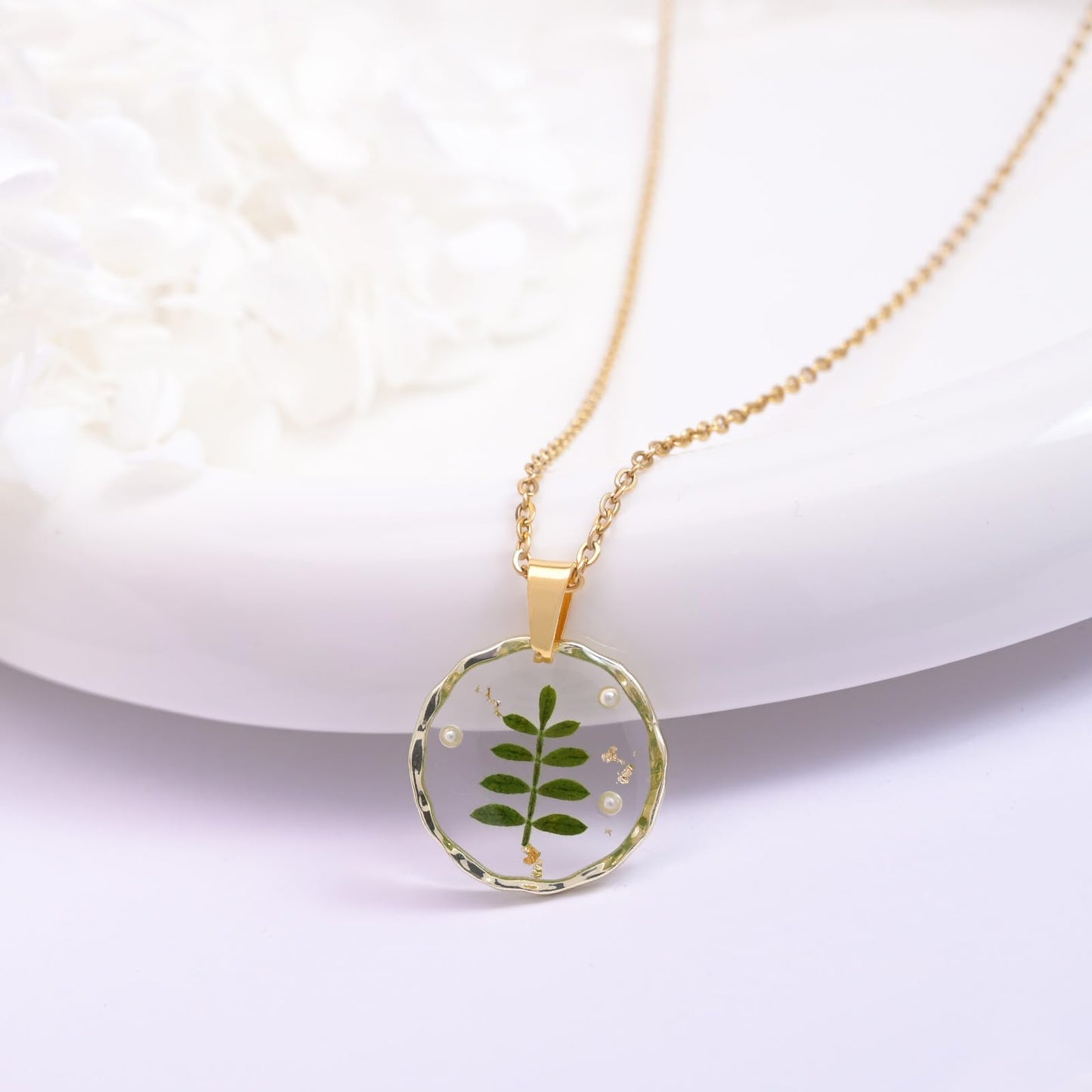 Hefestus Real Pressed Flower Necklace for Women, Handmade Boho Chic Dangle Design, Unique Floral Jewelry, Cute and Thoughtful Gift for Christmas, Valentine’s & Mother’s Day