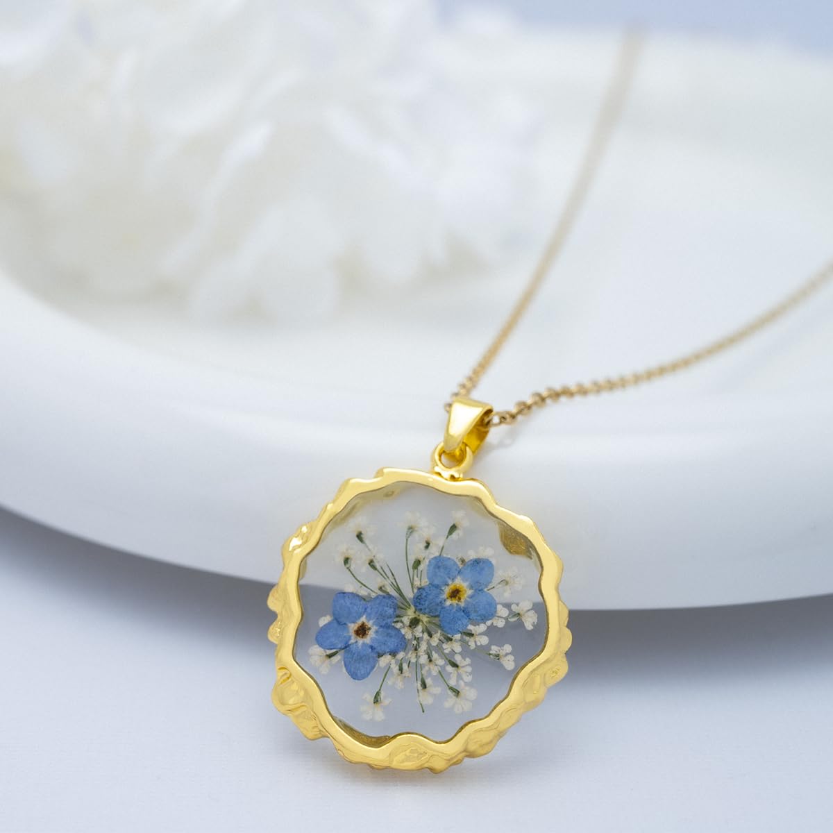 Hefestus Real Pressed Flower Necklace for Women, Handmade Boho Chic Dangle Design, Unique Floral Jewelry, Cute and Thoughtful Gift for Christmas, Valentine’s & Mother’s Day
