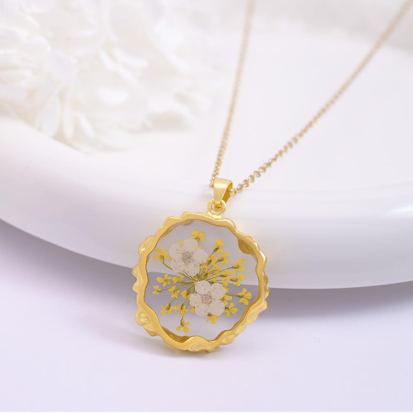 Hefestus Real Pressed Flower Necklace for Women, Handmade Boho Chic Dangle Design, Unique Floral Jewelry, Cute and Thoughtful Gift for Christmas, Valentine’s & Mother’s Day