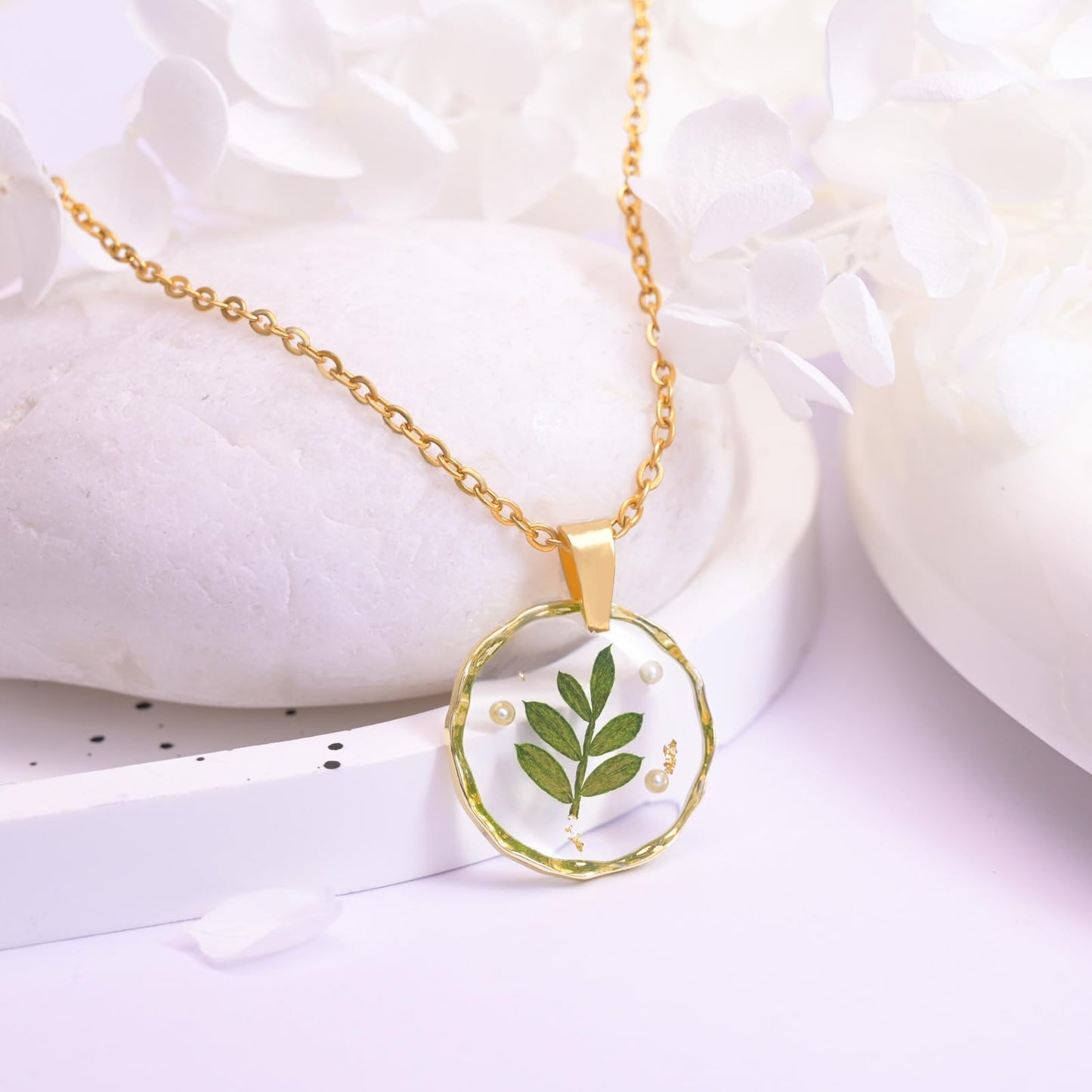 Hefestus Real Pressed Flower Necklace for Women, Handmade Boho Chic Dangle Design, Unique Floral Jewelry, Cute and Thoughtful Gift for Christmas, Valentine’s & Mother’s Day