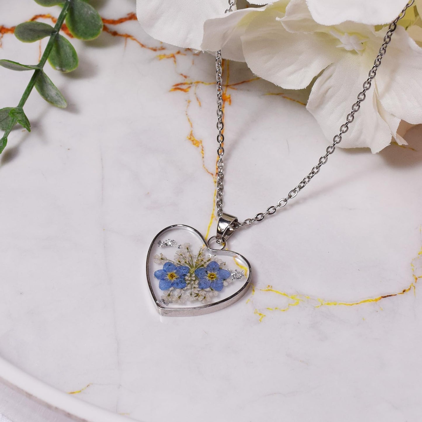 Hefestus Real Pressed Flower Necklace for Women, Handmade Boho Chic Dangle Design, Unique Floral Jewelry, Cute and Thoughtful Gift for Christmas, Valentine’s & Mother’s Day