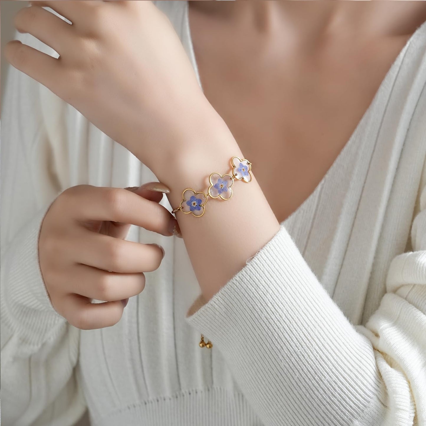 Hefestus Flower Bracelets for Women,Real Pressed Flower Bracelet,Unique Handmade Design,Cute Bracelet,Thoughtful Gift for Christmas,Valentine's,Mother's Day