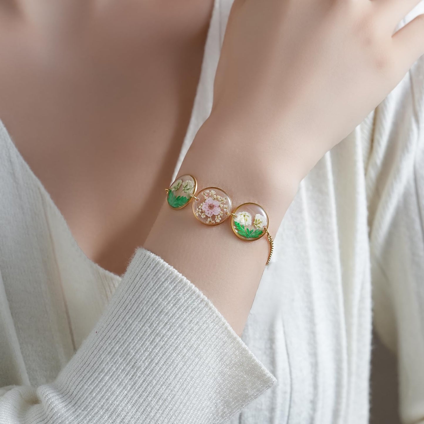 Hefestus Flower Bracelets for Women,Real Pressed Flower Bracelet,Unique Handmade Design,Cute Bracelet,Thoughtful Gift for Christmas,Valentine's,Mother's Day