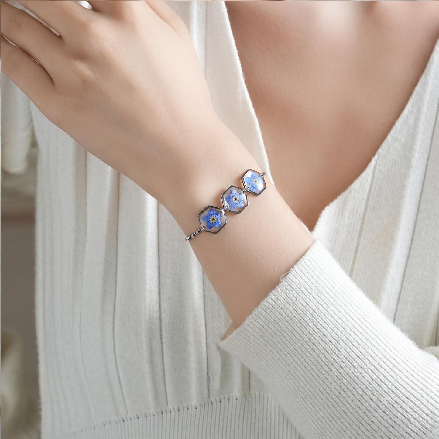 Hefestus Flower Bracelets for Women,Real Pressed Flower Bracelet,Unique Handmade Design,Cute Bracelet,Thoughtful Gift for Christmas,Valentine's,Mother's Day