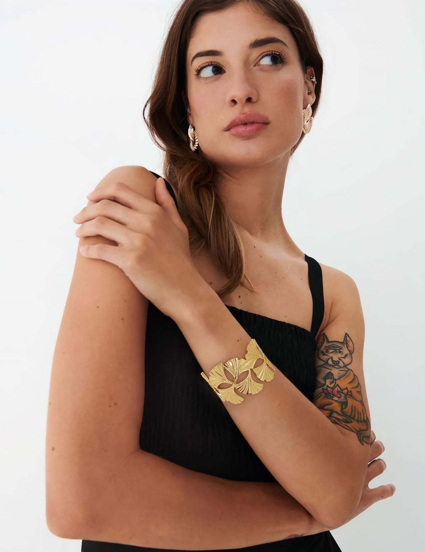 WOWORAMA Chunky Gold Cuff Bracelets for Women Vintage Gold Flower Butterfly Bracelet Trendy Boho Wide Open Cuff Bangles Matte Statement Bracelet