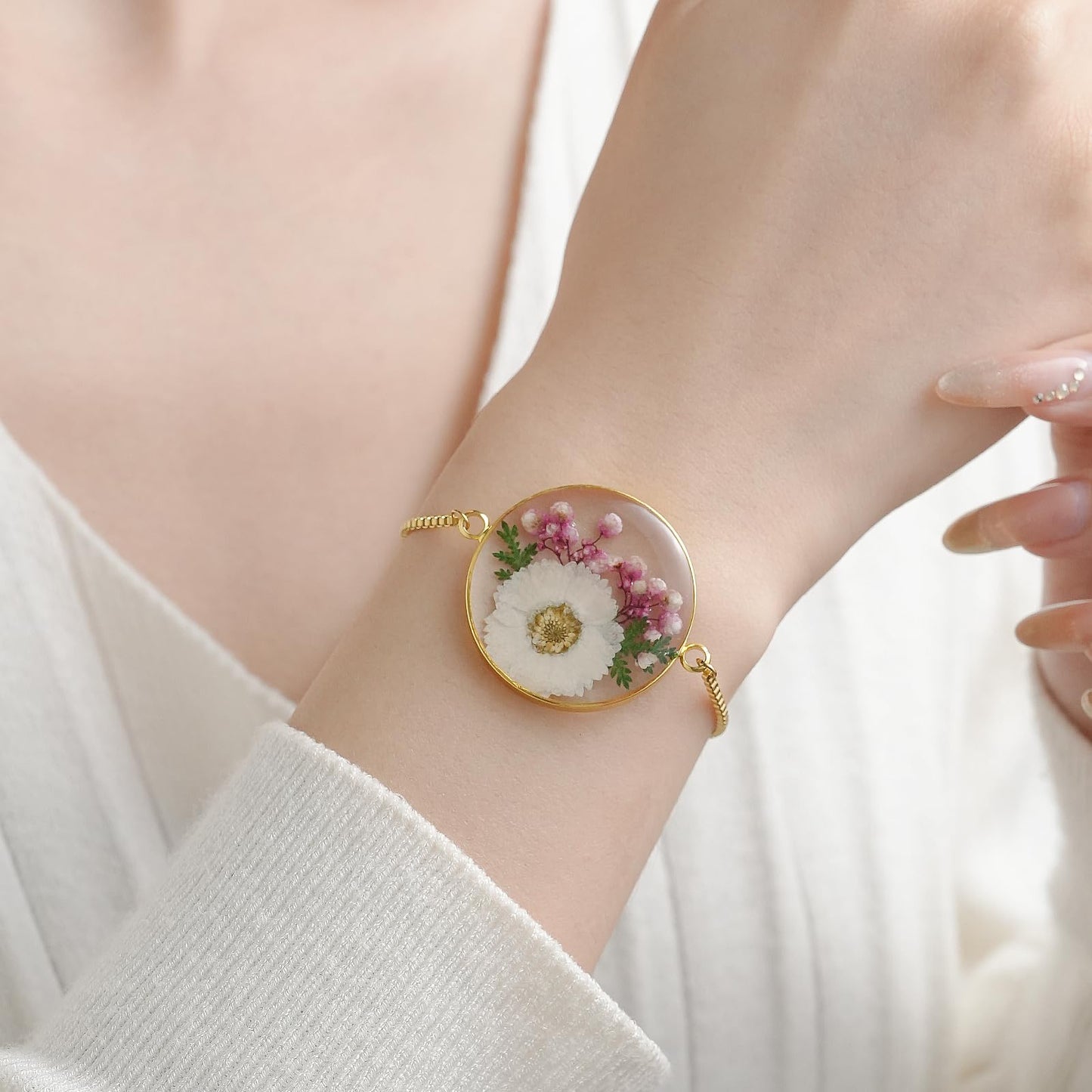 Hefestus Flower Bracelets for Women,Real Pressed Flower Bracelet,Unique Handmade Design,Cute Bracelet,Thoughtful Gift for Christmas,Valentine's,Mother's Day