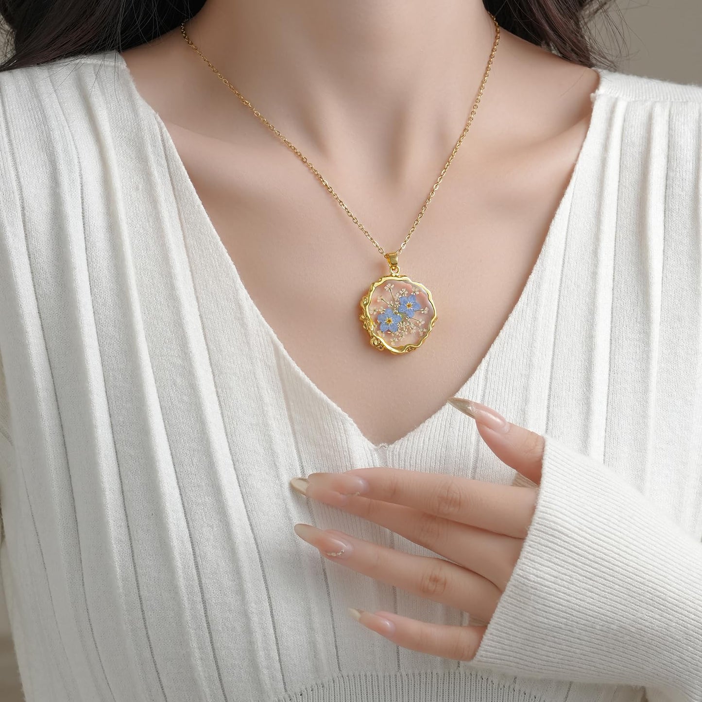 Hefestus Real Pressed Flower Necklace for Women, Handmade Boho Chic Dangle Design, Unique Floral Jewelry, Cute and Thoughtful Gift for Christmas, Valentine’s & Mother’s Day
