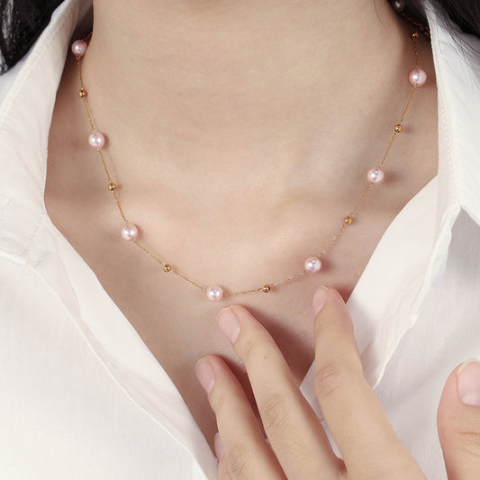 Simple sorted pearl necklace